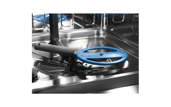 ELECTROLUX EEM69410L - Vue de l'int&eacute;rieur