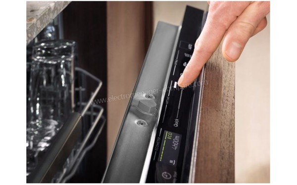 ELECTROLUX EEQ47215L 2019 - Panneau de commandes (cr&eacute;dit : Boulanger)