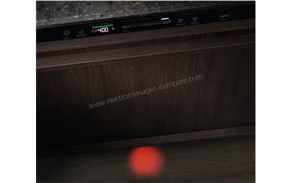 ELECTROLUX EEQ47215L 2019 - Vue du faisceau lumineux au sol (cr&eacute;dit : Boulanger)