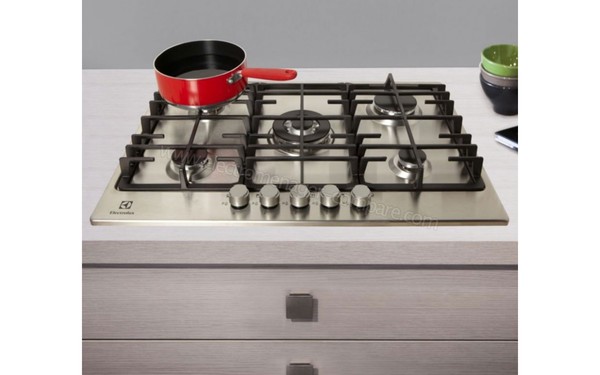 ELECTROLUX EGG7353NOX - Vue des foyers  (cr&eacute;dit : Boulanger)
