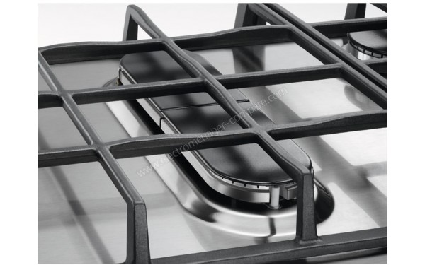 ELECTROLUX EGH6349GOX - Zoom sur le foyer BridgeBurner