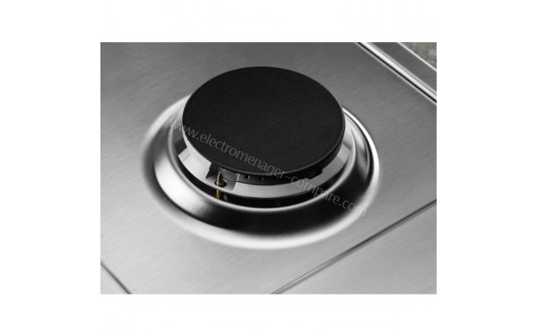 ELECTROLUX EGS6424SX - Zoom sur le foyer &agrave; gaz