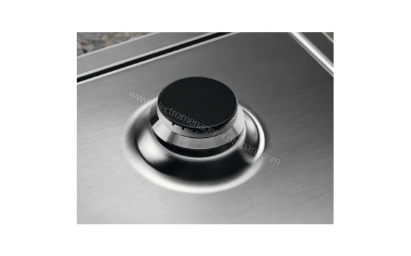 ELECTROLUX EGS6424SX - Zoom sur le foyer &agrave; gaz