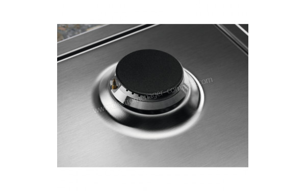 ELECTROLUX EGS6424SX - Zoom sur le foyer &agrave; gaz