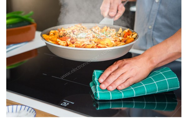 ELECTROLUX EHD8740IOK - Mise en situation