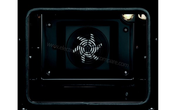 ELECTROLUX EKI6771COW - Vue de l'int&eacute;rieur (cr&eacute;dit : Boulanger)