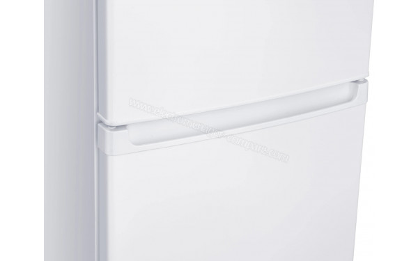 ELECTROLINE ELC165WH - Zoom sur les poign&eacute;es int&eacute;gr&eacute;es