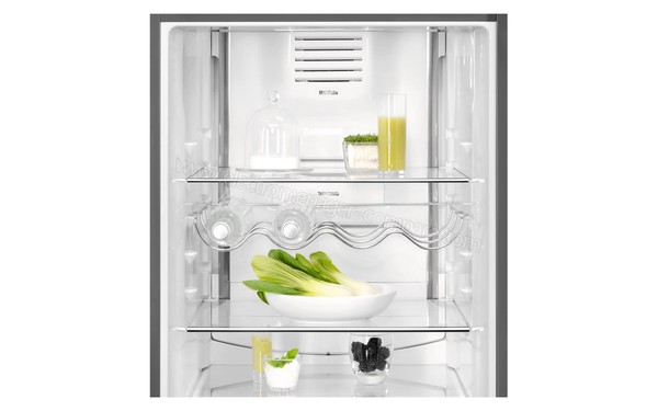 ELECTROLUX EN3790MOX - Vue des clayettes