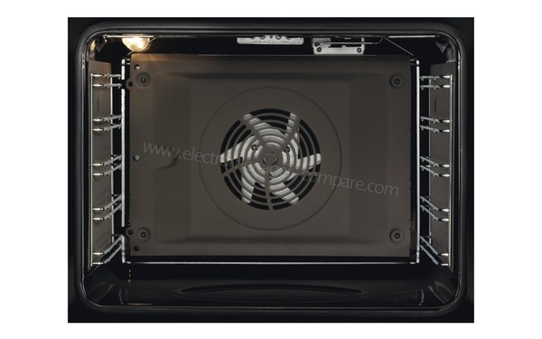 ELECTROLUX EOA3404AAX 2016 - Vue de l'int&eacute;rieur (lampe allum&eacute;e)