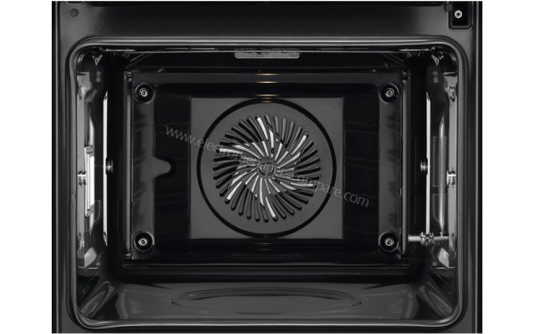 ELECTROLUX EOB8S31X - Vue de l'int&eacute;rieur
