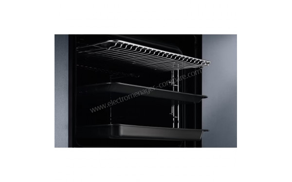 ELECTROLUX EOC6P67Z - Vue de l'int&eacute;rieur