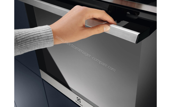 ELECTROLUX EOD6P46X - Zoom sur la poign&eacute;e