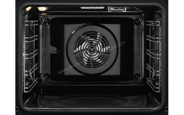 ELECTROLUX EOE6P71X - Vue de l'int&eacute;rieur