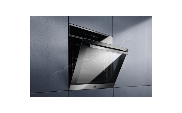 ELECTROLUX EOE7P11X - Porte ouverte