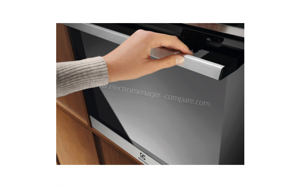 ELECTROLUX EOE7P12X - Zoom sur la poign&eacute;e