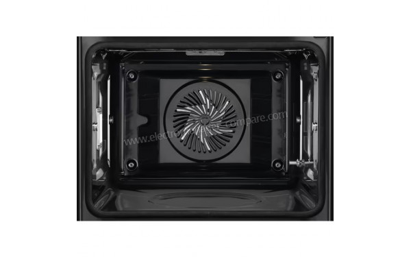 ELECTROLUX EOE8P09X - Vue de l'int&eacute;rieur