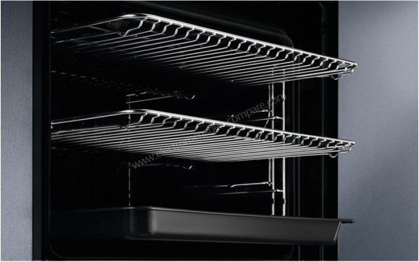 ELECTROLUX EOE8P11W - Vue de l'int&eacute;rieur