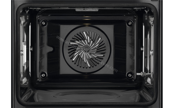 ELECTROLUX EOE8P19WW - Vue de l'int&eacute;rieur