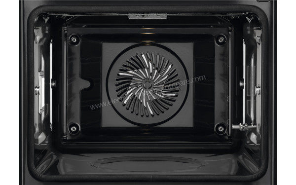 ELECTROLUX EOE8P19WX - Vue de l'int&eacute;rieur