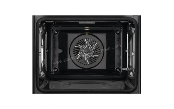 ELECTROLUX EOE8PXTR1L - Vue de l'int&eacute;rieur