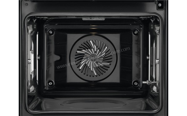 ELECTROLUX EOE9P21WX - Vue de l'int&eacute;rieur