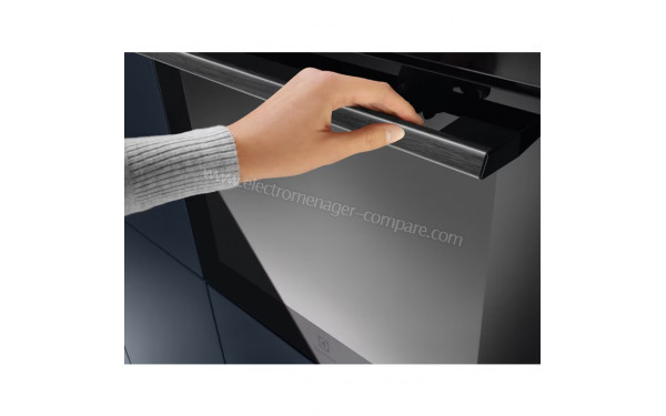 ELECTROLUX EOF4P46BK - Zoom sur la poign&eacute;e