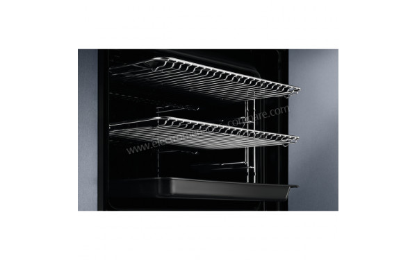 ELECTROLUX EOF6P46X - Vue de l'int&eacute;rieur