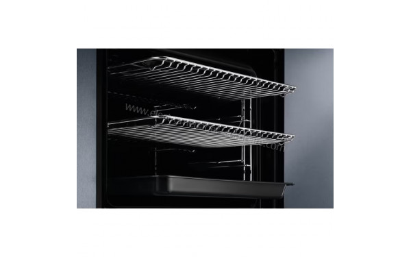 ELECTROLUX EOF6P66X - Vue de l'int&eacute;rieur