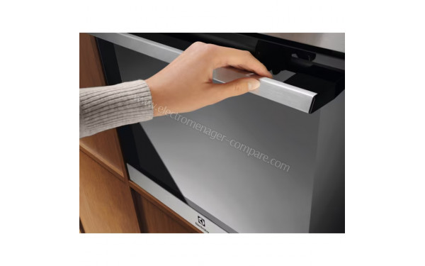 ELECTROLUX EOH3C00BX 2024 - Zoom sur la poign&eacute;e