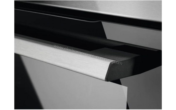 ELECTROLUX EOM4P40TX - Zoom sur la poign&eacute;e