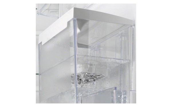 ELECTROLUX ERF4116AOX - Filtration d'eau dans le r&eacute;servoir du distributeur