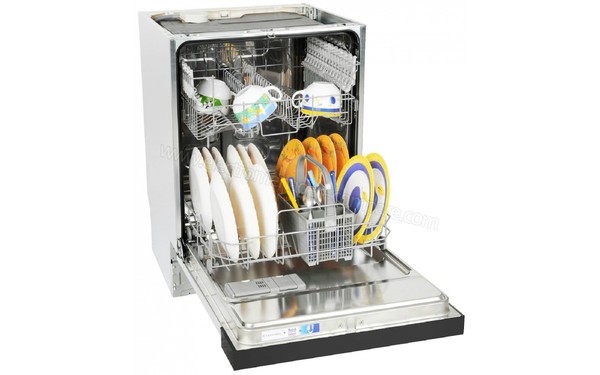 ELECTROLUX ESI64042K - Vue de l'int&eacute;rieur 2 (cr&eacute;dit : Darty)