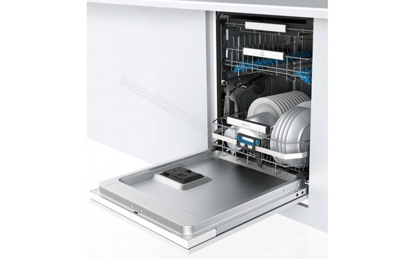 ELECTROLUX ESL7740RA - Vue de l'int&eacute;rieur position encastr&eacute;e (cr&eacute;dit : Boulanger)