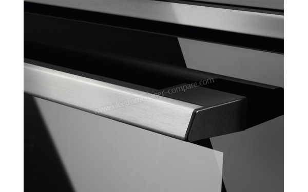 ELECTROLUX EVK8E00X - Zoom sur la poign&eacute;e