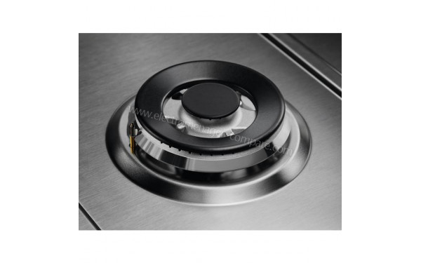 ELECTROLUX KGS6436SX - Zoom sur un foyer &agrave; gaz