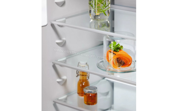 ELECTROLUX KNA7CE18S - Clayettes