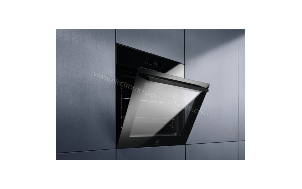 ELECTROLUX KOE8P89Z - Appareil encastr&eacute; vue 3/4 gauche