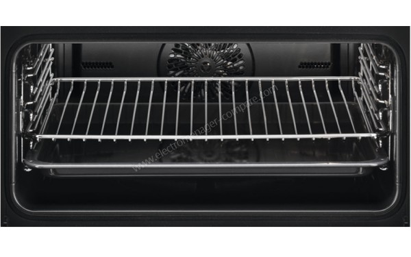 ELECTROLUX KVLAE00WT 2019 - Vue de l'int&eacute;rieur avec accessoires