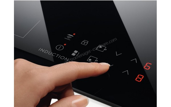 ELECTROLUX LIV63431BK - Panneau de commandes