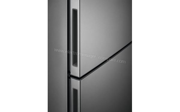 ELECTROLUX LNT5MF32U0 - Zoom sur les poign&eacute;es