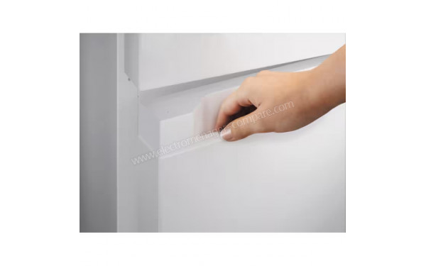 ELECTROLUX LNT6MD32W - Zoom sur les poign&eacute;es int&eacute;gr&eacute;es