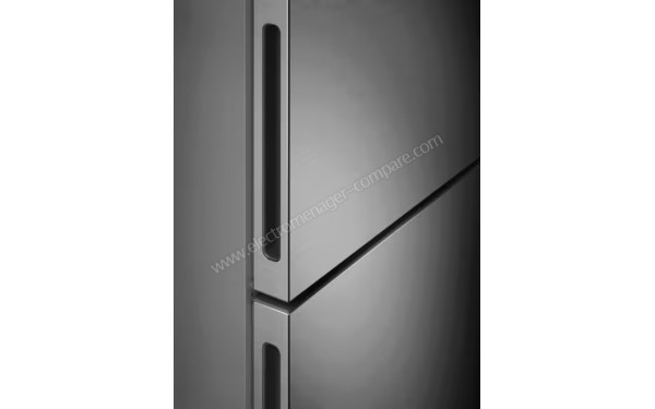 ELECTROLUX LNT7MC36X - Zoom sur les poign&eacute;es int&eacute;gr&eacute;es