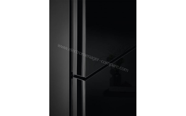 ELECTROLUX LNT7ME34K1 - Zoom sur les poign&eacute;es