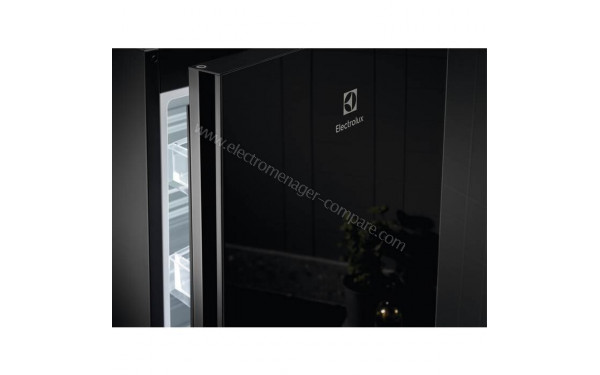 ELECTROLUX LNT7ME34K1 - Zoom sur la poign&eacute;e