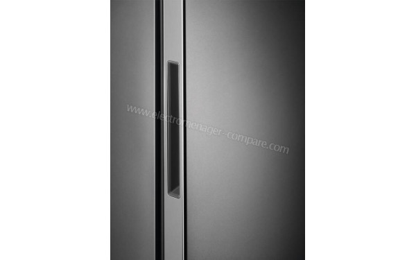 ELECTROLUX LRC5ME38X0 - Zoom sur la poign&eacute;e