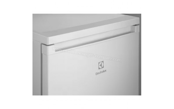 ELECTROLUX LXB1AE13W0 - Zoom sur la poign&eacute;e int&eacute;gr&eacute;e