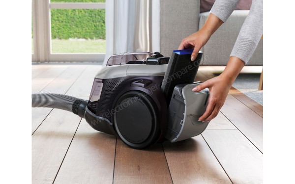 ELECTROLUX PC91-6MG - Extraction du filtre (cr&eacute;dit : Boulanger)