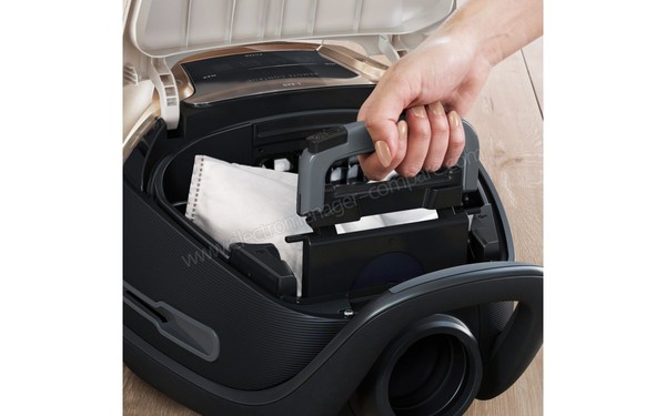 ELECTROLUX PD91-8SSM - Support de sac &agrave; poussi&egrave;re (cr&eacute;dit : Boulanger)