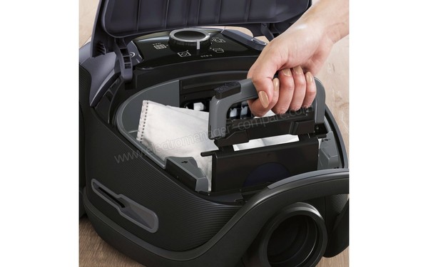 ELECTROLUX PD91-GREEN - Support de sac &agrave; poussi&egrave;re (cr&eacute;dit : Boulanger)