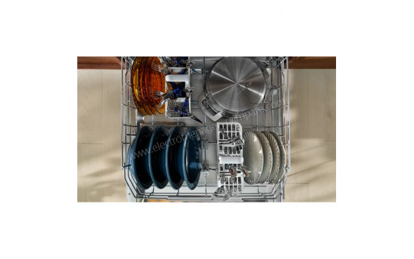 ELECTROLUX Y2CL8400S - Vue du panier inf&eacute;rieur